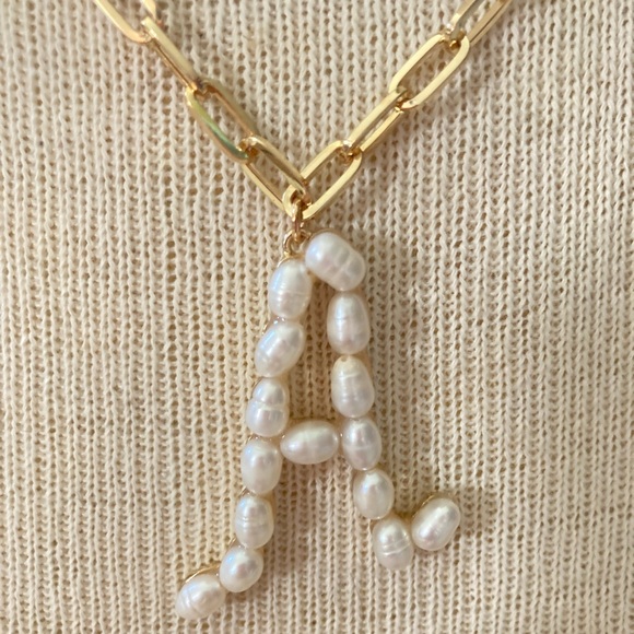 NWOT Paperclip Pearl letter “A” gold necklace - Picture 3 of 7
